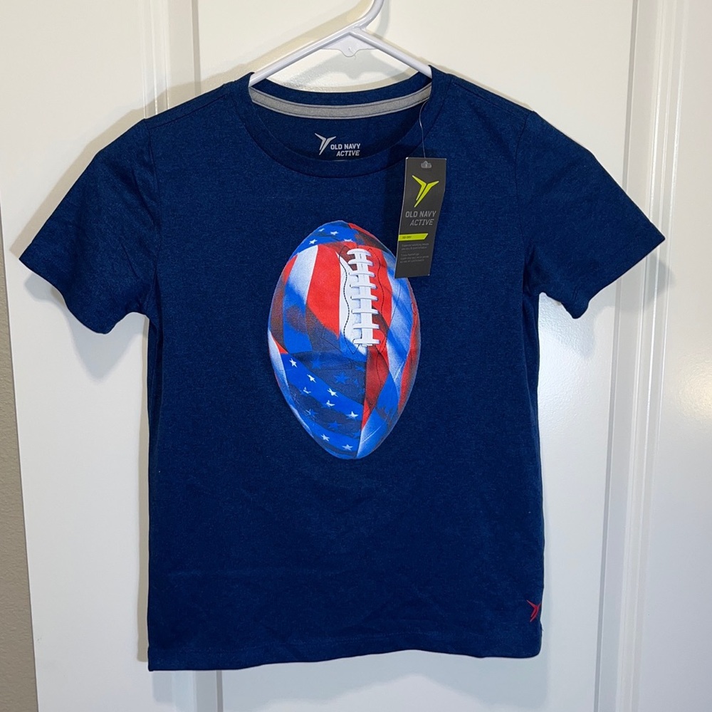 Brand new old navy active go dry kids size s/p 6-7 American flag football 🏈